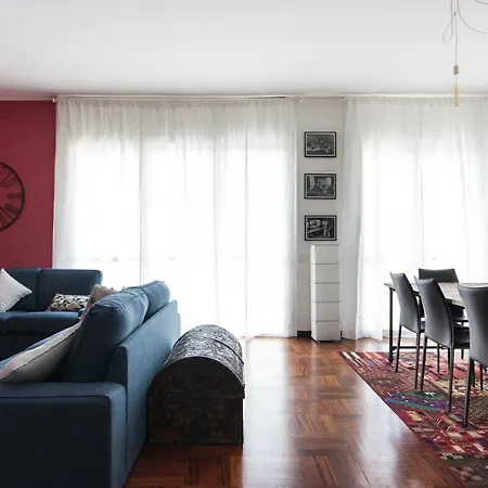 Daire Luxurious 4bdr Penthouse Near Duomo Cathedral *