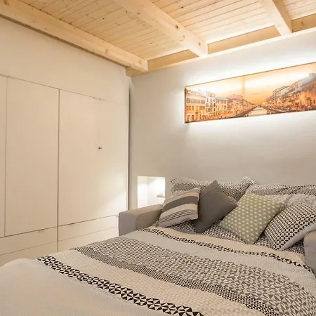 Апартаменты Enjoy Navigli -