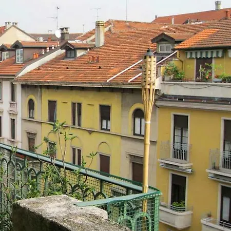 Piazza Piola *
