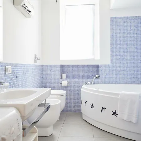 Two Bedroom In Tortona Apartment Milan
