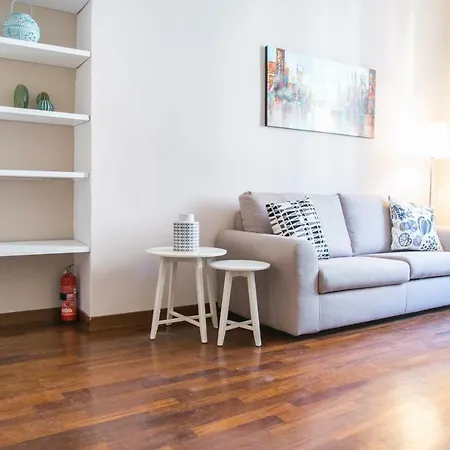 Charming, New & Bright Apt In The Heart Of *