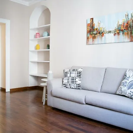Charming, New & Bright Apt In The Heart Of *