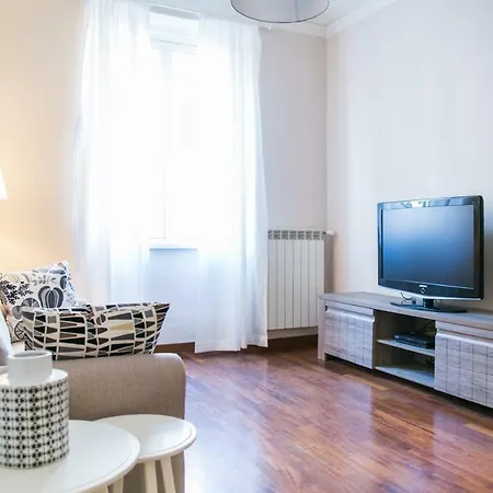 Charming, New & Bright Apt In The Heart Of Apartment