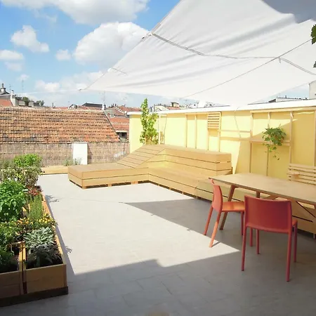 Roof Terrace Flat *
