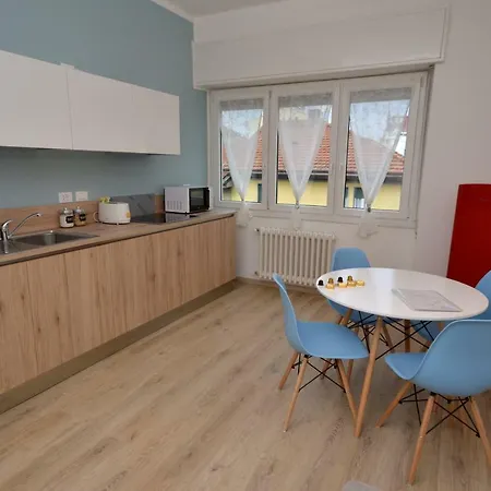 34 Via Giulio Carcano Appartement