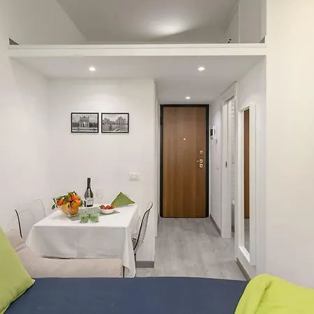 Apartment Vespri Milan