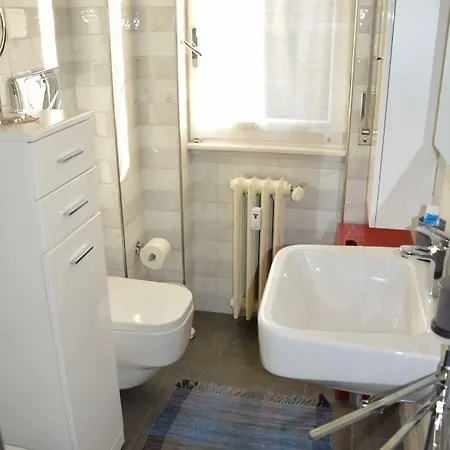 Apartment Lario *