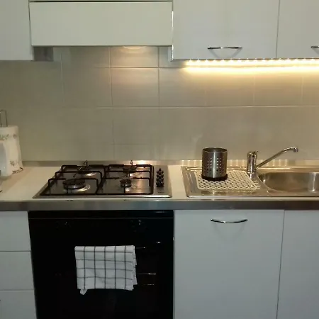Zara Cosy & Cheap Apt - Easy Parking Apartament Mediolan