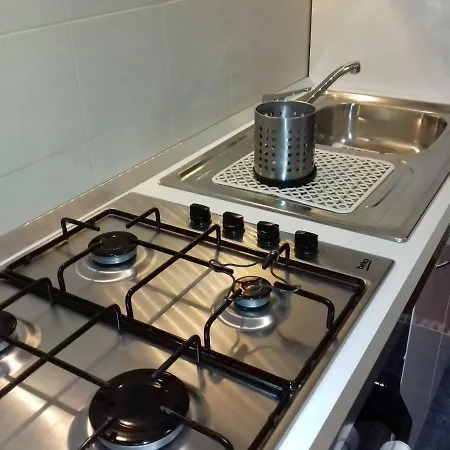Zara Cosy & Cheap Apt - Easy Parking Apartament Mediolan