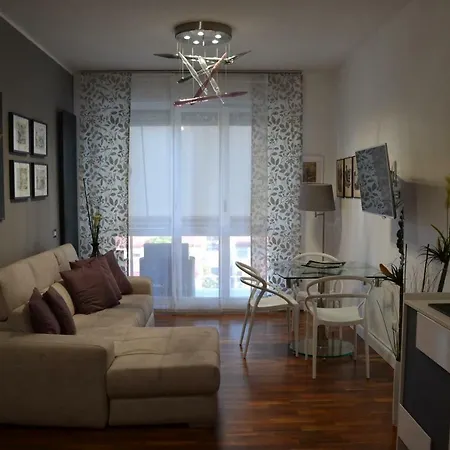 Apartment Via Delle Camelie 8 *