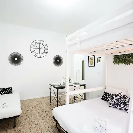 Apartment Anacreonte 7 Mailand