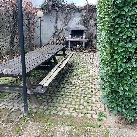 Lägenhet Il Giardino Dell'artista Con Parcheggio E Giardino A Milano