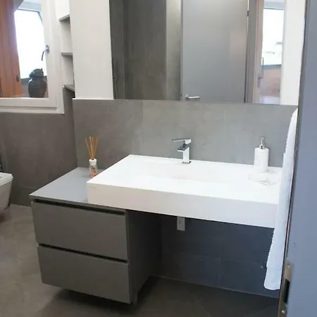 Dam's Crib Modern Loft Luxury Residential *