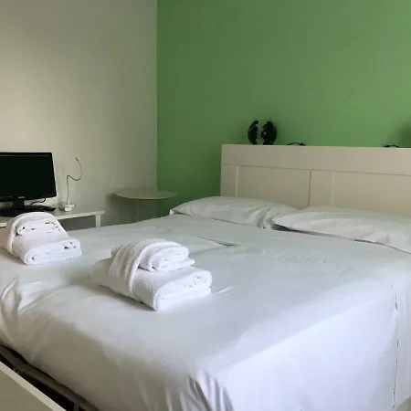 Apartament Homeathotel - Bilo Alcuino Apt. Mediolan