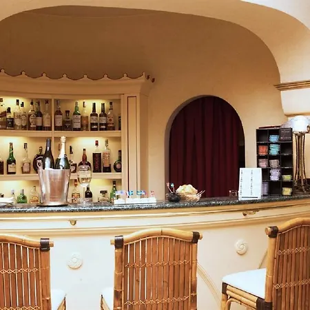 Ξενοδοχείο Regency 4*