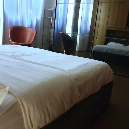 5Min Walk From Duomo! Apartment 100M2 Apartman