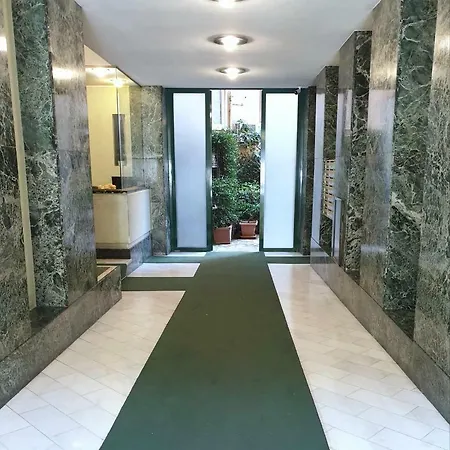 5Min Walk From Duomo! Apartment 100M2 * Milánó