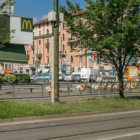 Spazio Isola- Free Wifi شقة *