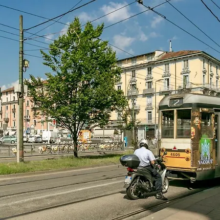 Spazio Isola- Free Wifi شقة