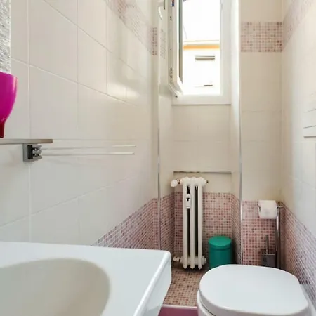 ℒovely & ℰlegant Next To Duomo/missori * Milánó