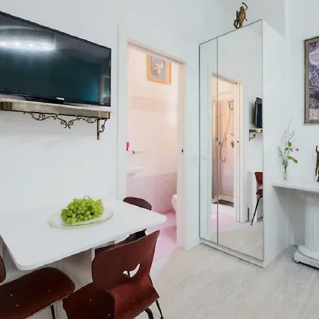 ℒovely & ℰlegant Next To Duomo/missori Apartman *