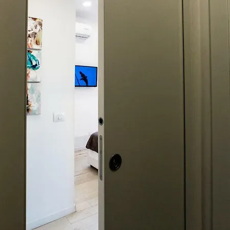 Milan Style Apartment - City Center Lägenhet *