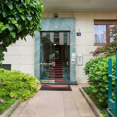 Lorenteggio Apartment