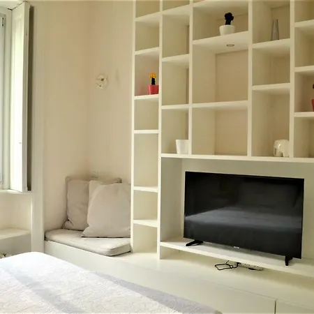 Gae Aulenti Apt