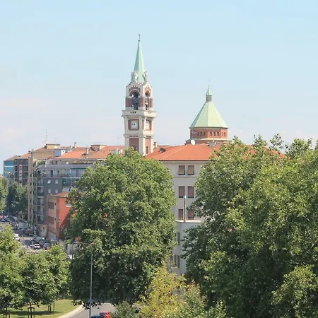 Hotel Mozart 4*