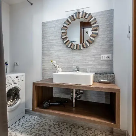 Amy Apartments, Sanzio 7 *