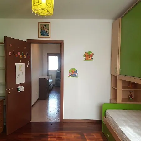 Gonin Apartment *