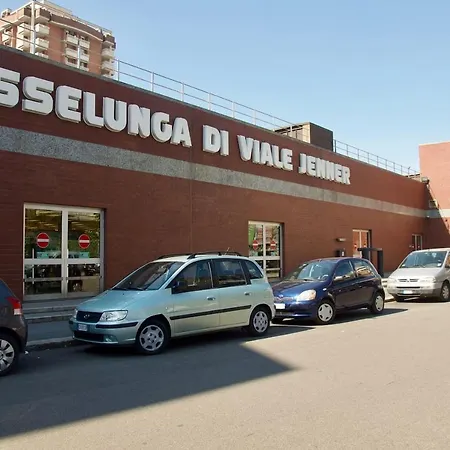 Bright For 5 Close To Isola District *