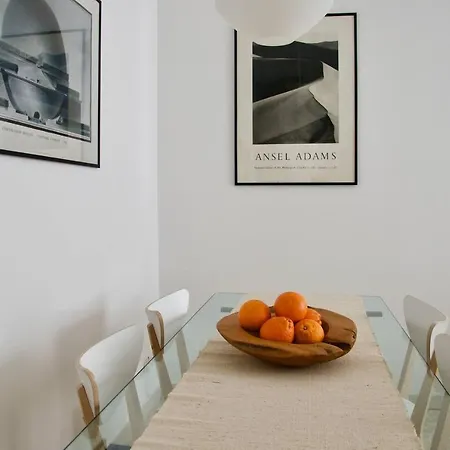 Apartment Bright For 5 Close To Isola District *