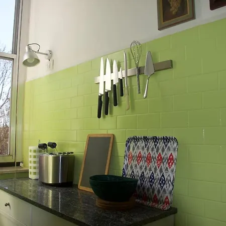 Bright For 5 Close To Isola District Milan