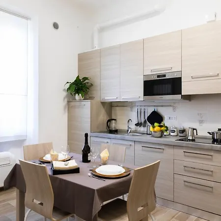 Le Dimore Di Via Gluck - Central Station Apartamento