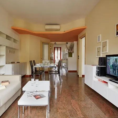 Piazza Firenze Halldis Apartment Milan