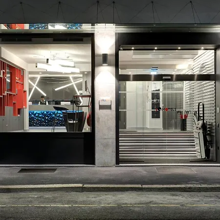Iq Hotel