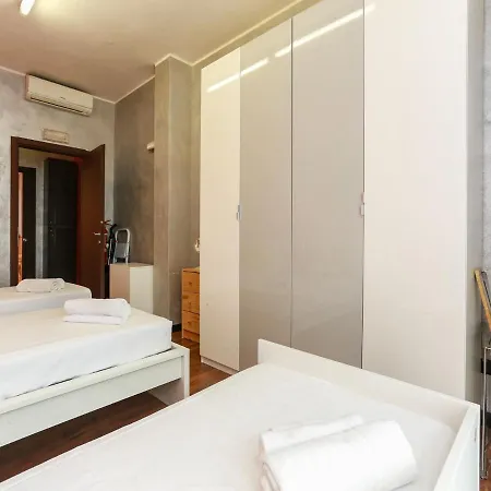 The Best Rent - Spacious Near Metro Station Gorla * Μιλάνο