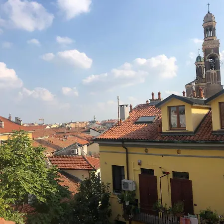 아파트 La Mansarda Sui Navigli *
