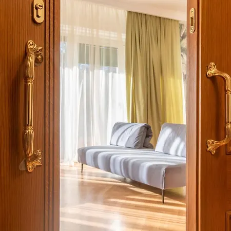 Parco Solari's Suites Πανσιόν