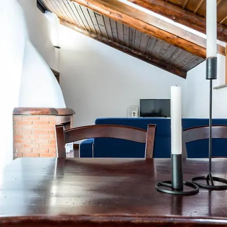 Апартаменты Altido Charming Flat For 6 In Historic Carrobbio