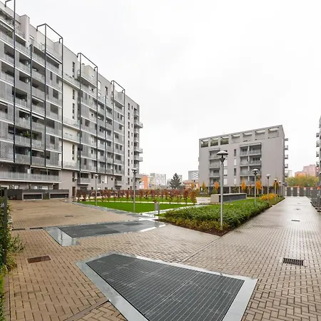 Fiera Flat With Garage Daire