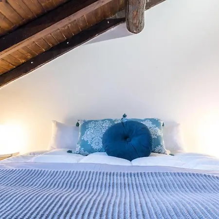 Altido Charming Flat For 6 In Historic Carrobbio Апартаменты *