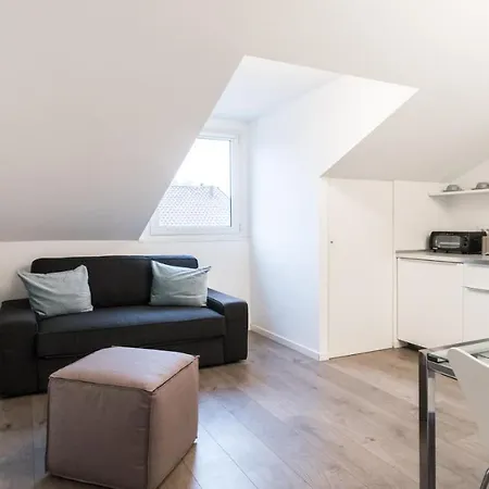 Italianway - Corso 9 * Milan