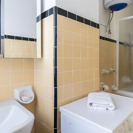 Italianway - Savona 2/a Apartmán *