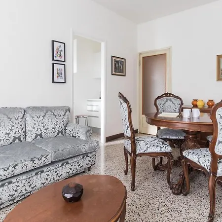 Italianway - Savona 2/a Apartmán *