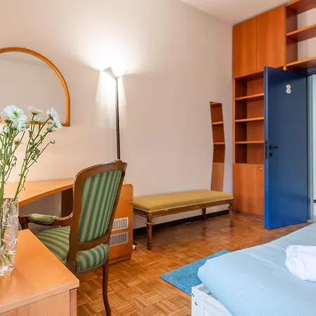 Central Guest House בית הארחה *