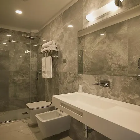 Castello Отель 3*