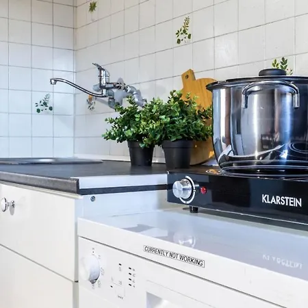 Апартаменты Altido Charming Flat For 6 In Historic Carrobbio *