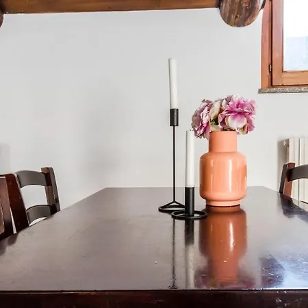 Апартаменты Altido Charming Flat For 6 In Historic Carrobbio